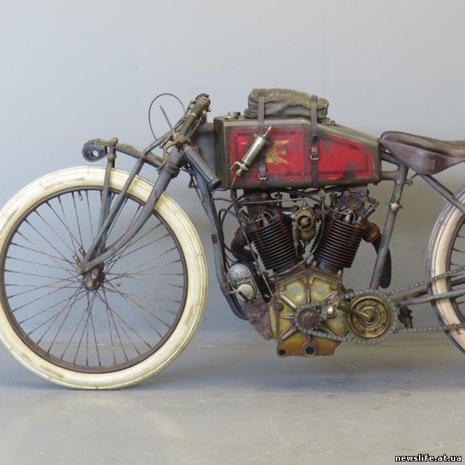 Старинный мотоцикл Excelsior Racer 1000 1919