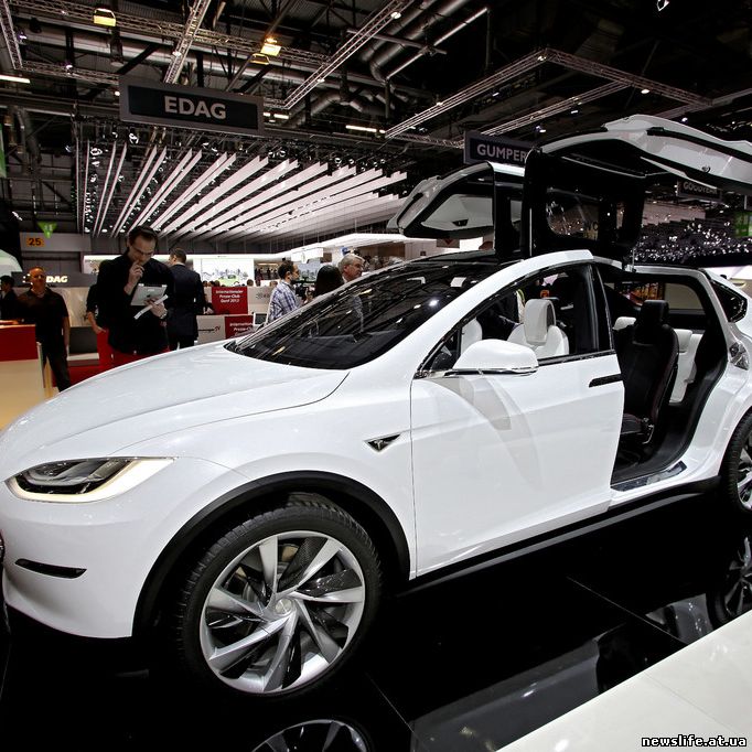 Новая Tesla Model X появится нынешним летом