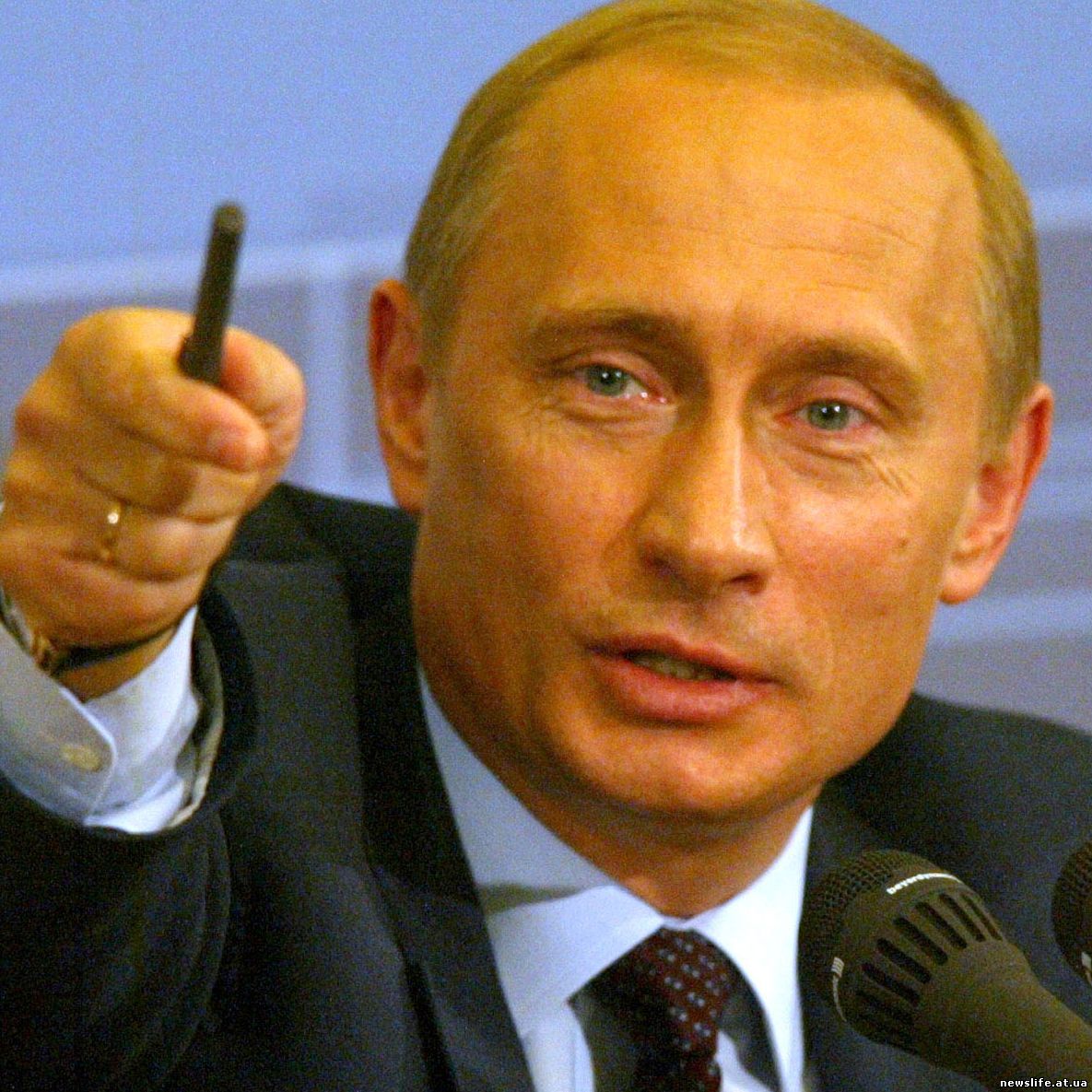 Путин запретил тратить материнский капитал на погашение микрокредитов